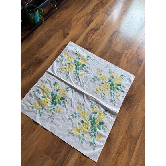 Vintage Cotton Floral Tablecloth  Yellow Roses & Green Leaves  31" Square - Picture 1 of 7